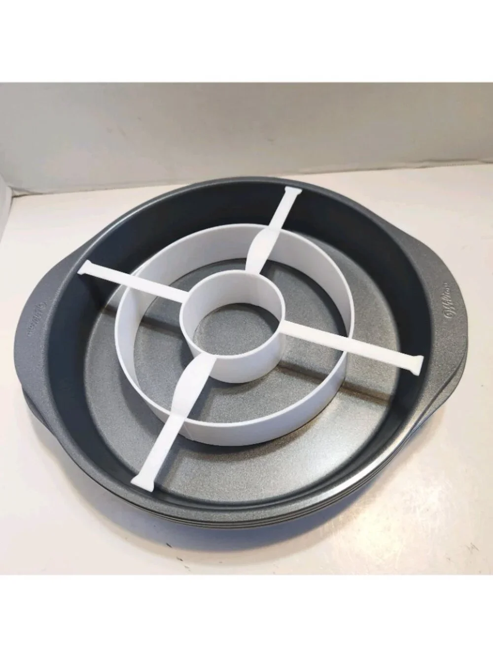 Wilton Checkerboard Cake Pan Set Round 3 Pans and Divider With Instructions